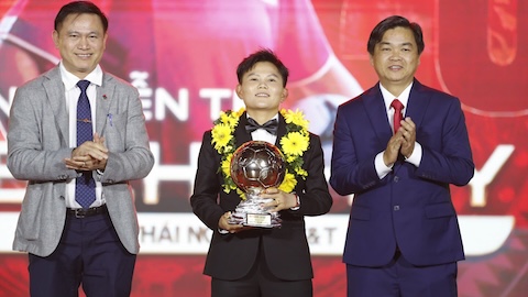  Tân Quả bóng vàng Nguyễn Thị Bích Thuỳ: ‘Ở nơi xa, có lẽ ba đang chung vui cùng con!’